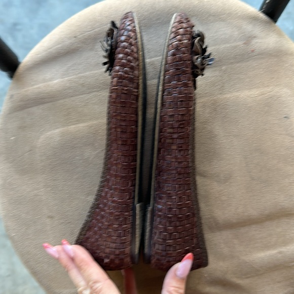BCBG maxazria brown flats size 6.5 - Picture 2 of 4